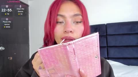 Snapshot of melanie_roux_ chatting on November 19, 2025, 12:27 pm Melanie roux online show from November 19, 2025, 12:27 pm