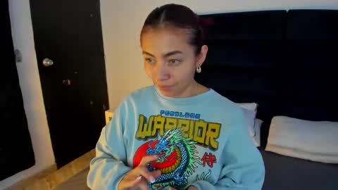 Snapshot of melanie_roux_ chatting on January 8, 2026, 12:29 pm Melanie roux online show from January 8, 2026, 12:29 pm