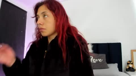 Snapshot of melanie_roux_ chatting on July 1, 2026, 12:40 pm Melanie roux online show from July 1, 2026, 12:40 pm