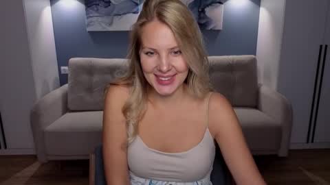 Snapshot of melaniebennett chatting on September 16, 2025, 6:14 am Melanie Bennett online show from September 16, 2025, 6:14 am