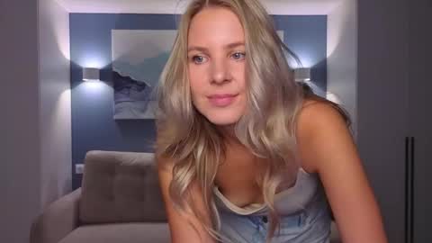 Snapshot of melaniebennett chatting on October 17, 2025, 6:27 am Melanie Bennett online show from October 17, 2025, 6:27 am