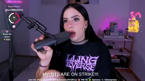 Snapshot of melanielipps chatting on January 30, 2025, 8:31 pm Melanie online show from January 30, 2025, 8:31 pm