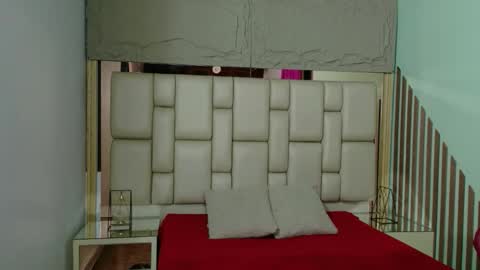 Snapshot of melanyandjecob chatting on March 1, 2026, 2:19 pm MelanyANDjacob online show from March 1, 2026, 2:19 pm