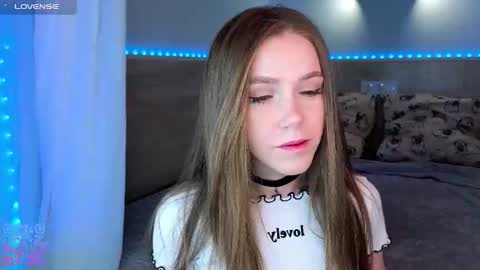 Melee Eva - Thumbs Up please  online show from February 8, 2026, 2:59 am