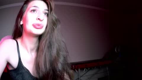 melena_caramel online show from June 5, 2026, 7:30 pm