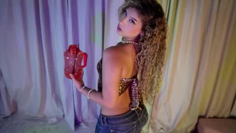 Snapshot of melina_smith1 chatting on May 19, 2026, 1:56 am MelinaSmith online show from May 19, 2026, 1:56 am