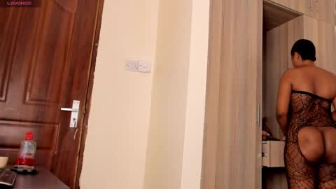 Snapshot of melinda_rosy chatting on December 27, 2024, 3:09 am rose online show from December 27, 2024, 3:09 am