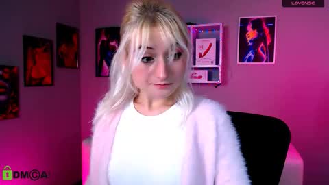 Melisa online show from November 15, 2025, 8:27 pm