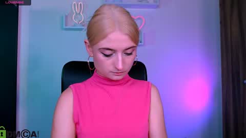 Snapshot of melisa_white1 chatting on July 7, 2026, 7:18 pm Melisa online show from July 7, 2026, 7:18 pm