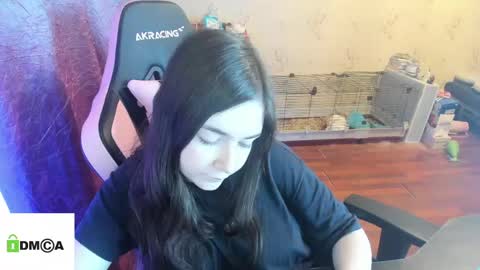 melisanilson online show from April 22, 2026, 10:22 pm