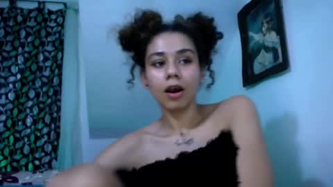 melissa online show from March 3, 2025, 8:54 pm