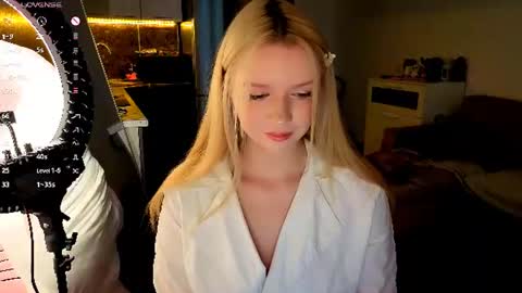 Snapshot of meliss_ss chatting on July 15, 2026, 6:13 pm Mel or Lissa 3 Welcome here online show from July 15, 2026, 6:13 pm