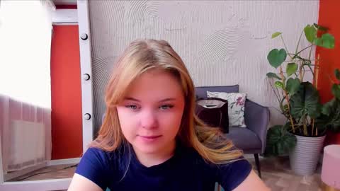 Sophia online show from October 21, 2025, 7:20 am