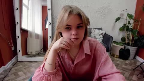 Sophia online show from November 11, 2025, 7:30 am