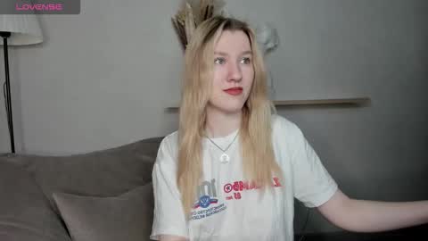 melissa_moooree online show from December 2, 2025, 8:08 am