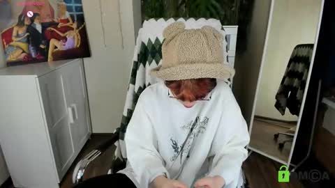 Melissa online show from November 21, 2025, 4:05 pm