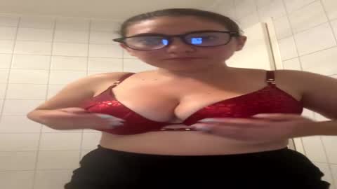 Snapshot of melissaa2525 chatting on July 19, 2026, 8:34 pm Naughty Melly online show from July 19, 2026, 8:34 pm