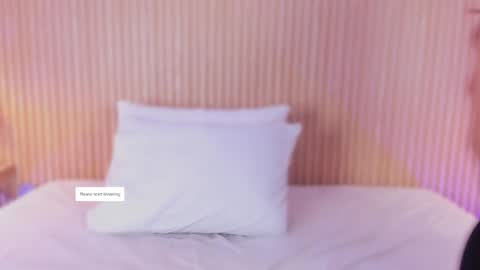 M E L I S S A  online show from May 16, 2026, 12:04 pm