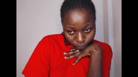 Snapshot of mellanin_pretty_ chatting on December 18, 2024, 9:47 am . online show from December 18, 2024, 9:47 am