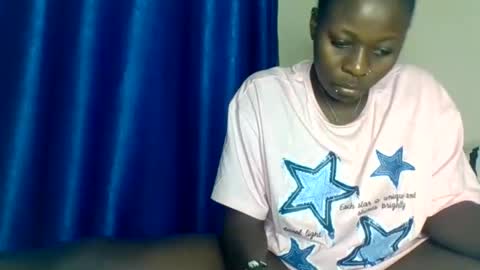 Snapshot of mellanin_pretty_ chatting on November 1, 2025, 6:43 pm . online show from November 1, 2025, 6:43 pm