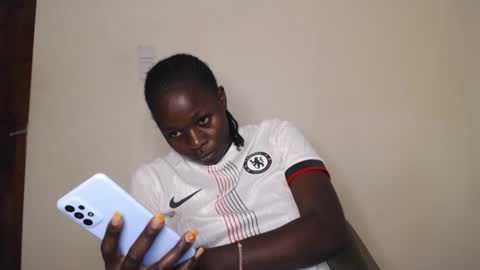 Snapshot of mellanin_pretty_ chatting on February 17, 2026, 7:16 am . online show from February 17, 2026, 7:16 am