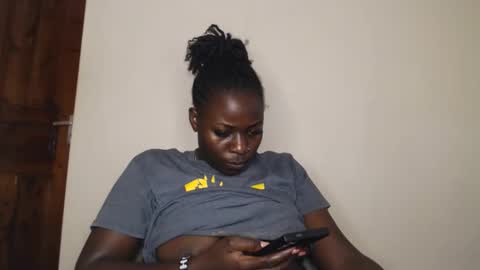 Snapshot of mellanin_pretty_ chatting on March 7, 2026, 6:21 am . online show from March 7, 2026, 6:21 am