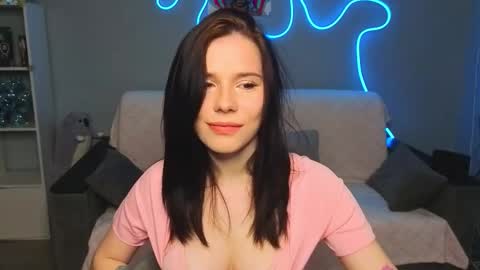 mellhyees online show from March 11, 2026, 5:19 pm