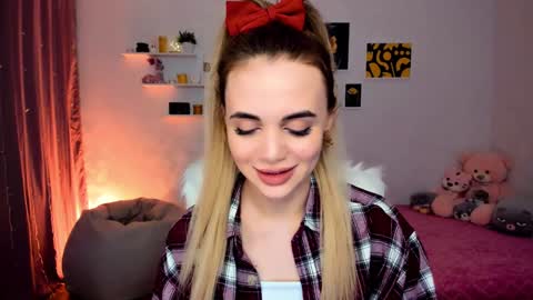 Snapshot of mellifluoustess chatting on December 14, 2024, 12:44 am Tessa online show from December 14, 2024, 12:44 am