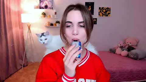 Snapshot of mellifluoustess chatting on February 24, 2025, 9:31 pm Tessa online show from February 24, 2025, 9:31 pm