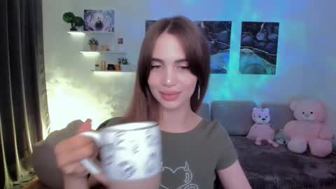 Snapshot of mellifluoustess chatting on September 19, 2025, 9:15 pm Tessa online show from September 19, 2025, 9:15 pm