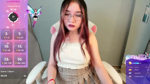 Snapshot of mellisa_nets chatting on February 7, 2025, 7:06 pm Mellisa online show from February 7, 2025, 7:06 pm