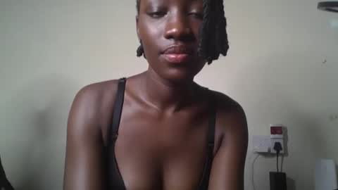 mellisagal online show from January 18, 2026, 6:44 pm