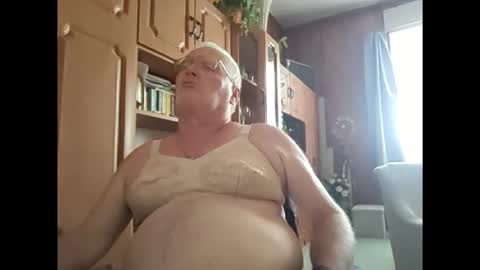 Snapshot of melltartosfiu chatting on November 5, 2025, 12:05 pm braboy online show from November 5, 2025, 12:05 pm