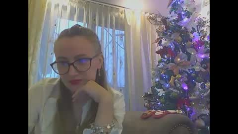 Snapshot of melly_rosey chatting on December 9, 2024, 7:39 am Melly online show from December 9, 2024, 7:39 am