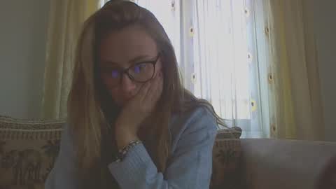 Snapshot of melly_rosey chatting on January 17, 2025, 8:13 am Melly online show from January 17, 2025, 8:13 am