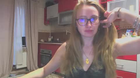 Snapshot of melly_rosey chatting on January 22, 2025, 7:25 am Melly online show from January 22, 2025, 7:25 am