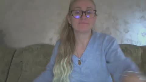 Snapshot of melly_rosey chatting on January 24, 2025, 8:02 am Melly online show from January 24, 2025, 8:02 am