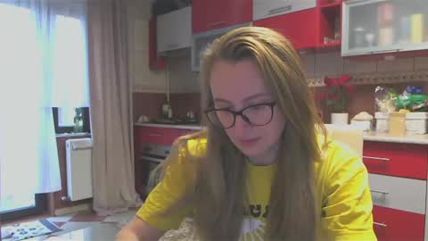 Snapshot of melly_rosey chatting on February 12, 2025, 7:44 am Melly online show from February 12, 2025, 7:44 am