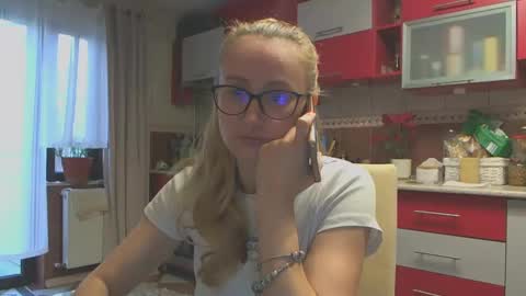 Snapshot of melly_rosey chatting on February 13, 2025, 7:35 am Melly online show from February 13, 2025, 7:35 am