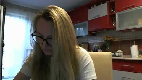 Snapshot of melly_rosey chatting on September 11, 2025, 6:35 am Melly online show from September 11, 2025, 6:35 am