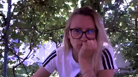Snapshot of melly_rosey chatting on July 11, 2026, 8:50 am Melly online show from July 11, 2026, 8:50 am