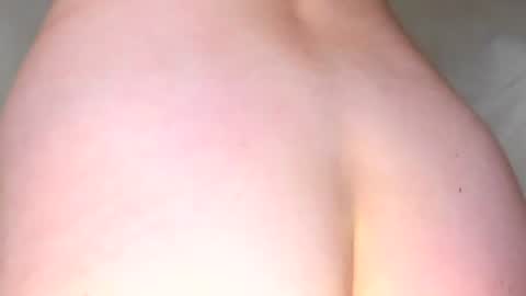 Snapshot of melmooon chatting on July 4, 2026, 10:05 pm MelMooon online show from July 4, 2026, 10:05 pm