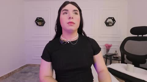 Meloddy online show from November 10, 2025, 7:13 pm