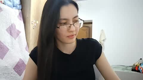 Nika online show from May 1, 2026, 4:44 pm