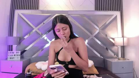 Snapshot of melody___sweet chatting on May 1, 2026, 7:51 pm mel online show from May 1, 2026, 7:51 pm
