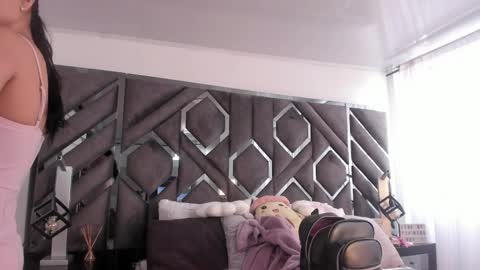 Snapshot of melody___sweet chatting on May 24, 2026, 8:03 pm mel online show from May 24, 2026, 8:03 pm