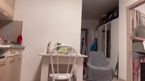 melody_song online show from January 19, 2026, 4:16 am