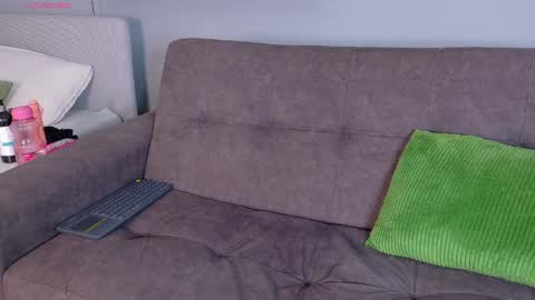 M E L O D Y  online show from April 21, 2026, 7:39 pm