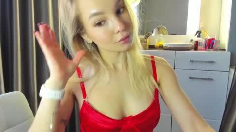 melodyillves online show from May 18, 2026, 1:45 am
