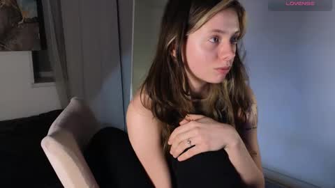 Snapshot of melodykey_x chatting on February 23, 2025, 6:01 pm melody online show from February 23, 2025, 6:01 pm